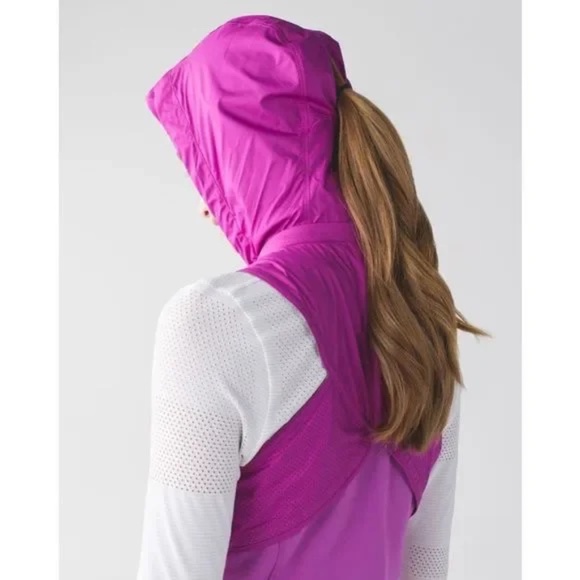 Lululemon Kanto Catch Me Vest in Ultra Violet Size 6 - Picture 2 of 4